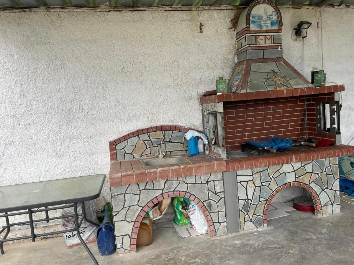 Seaside Apartment With Private Garden Néa Ankhíalos 외부 사진