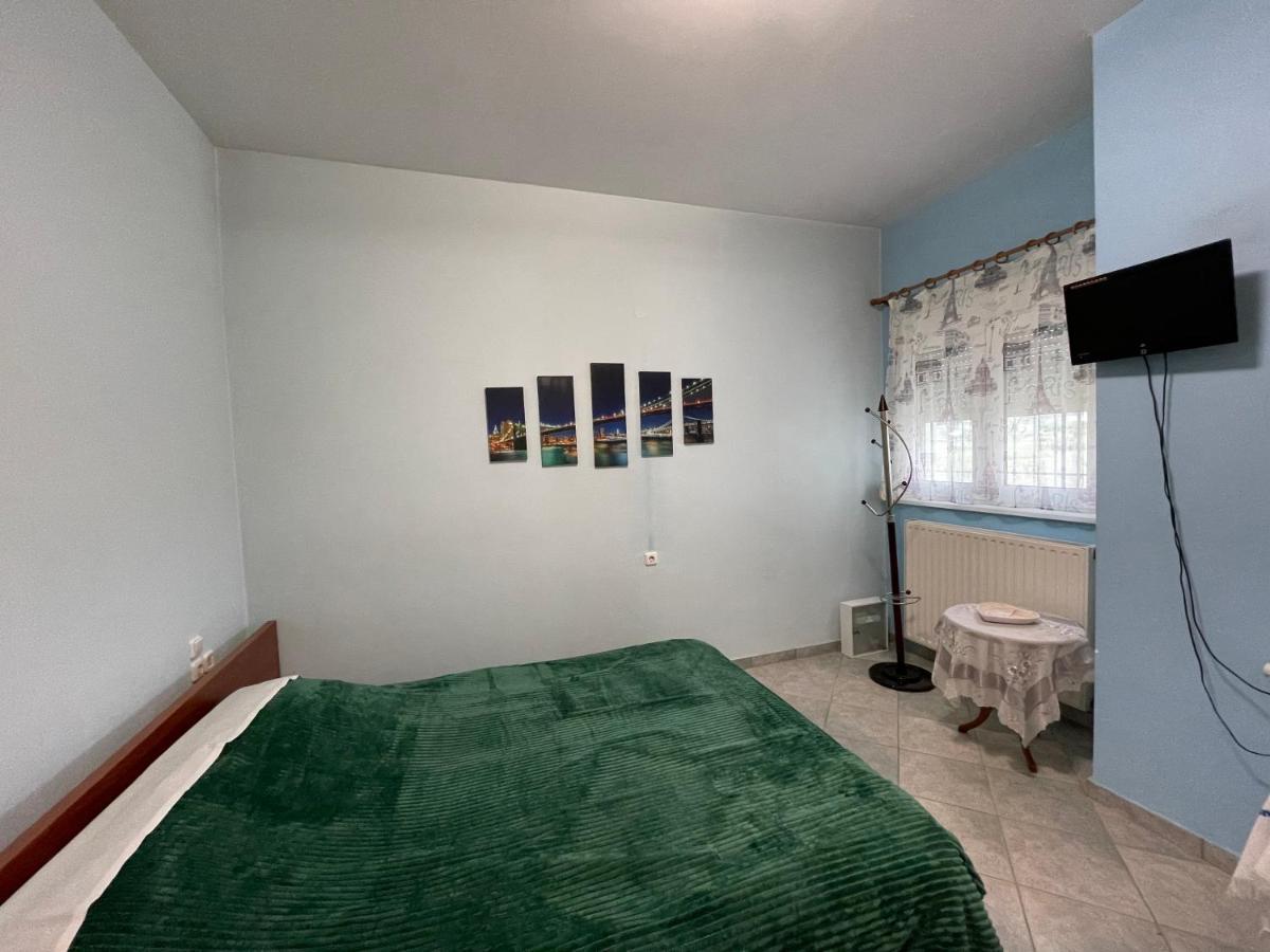Seaside Apartment With Private Garden Néa Ankhíalos 외부 사진